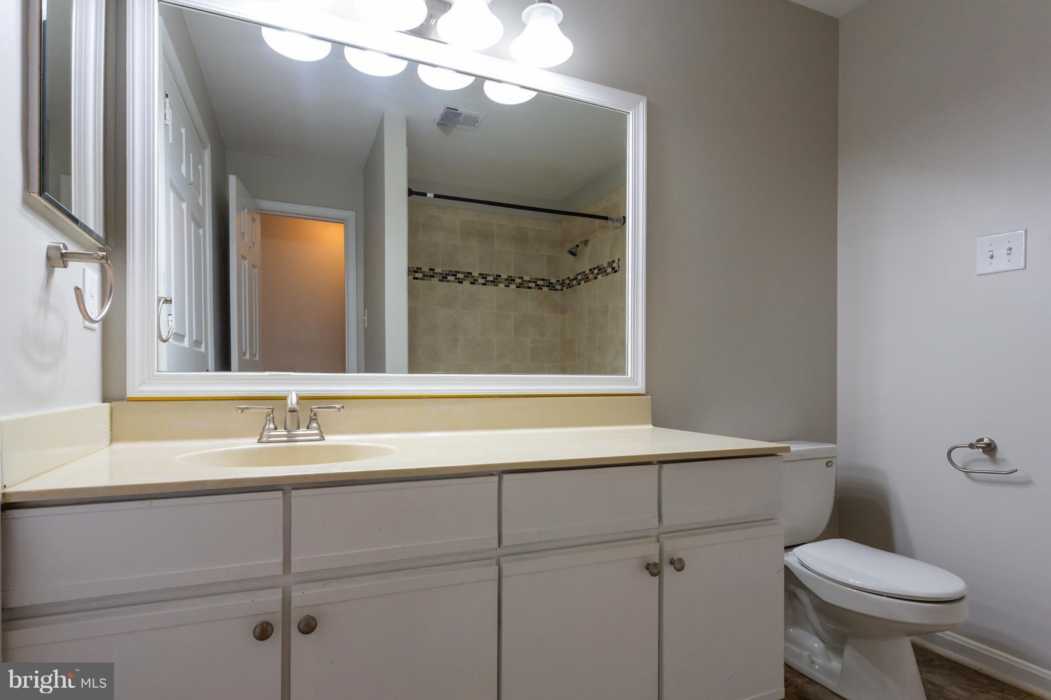 2224 Springwood Drive, Unit 102B Reston, VA 20191 - Photo 17 of 23 Bath