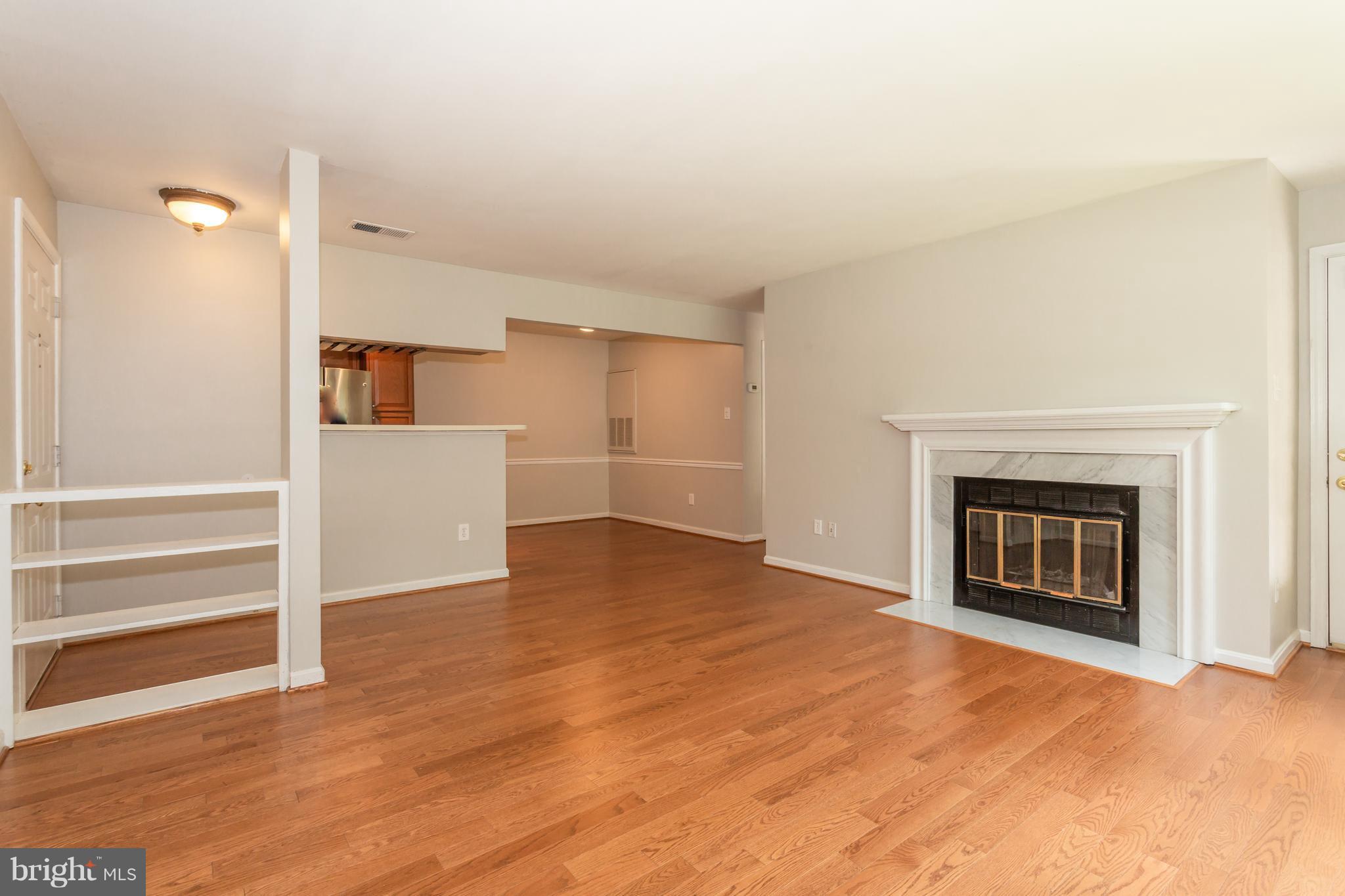 2224 Springwood Drive, Unit 102B Reston, VA 20191 - Photo 3 of 23 Living Room