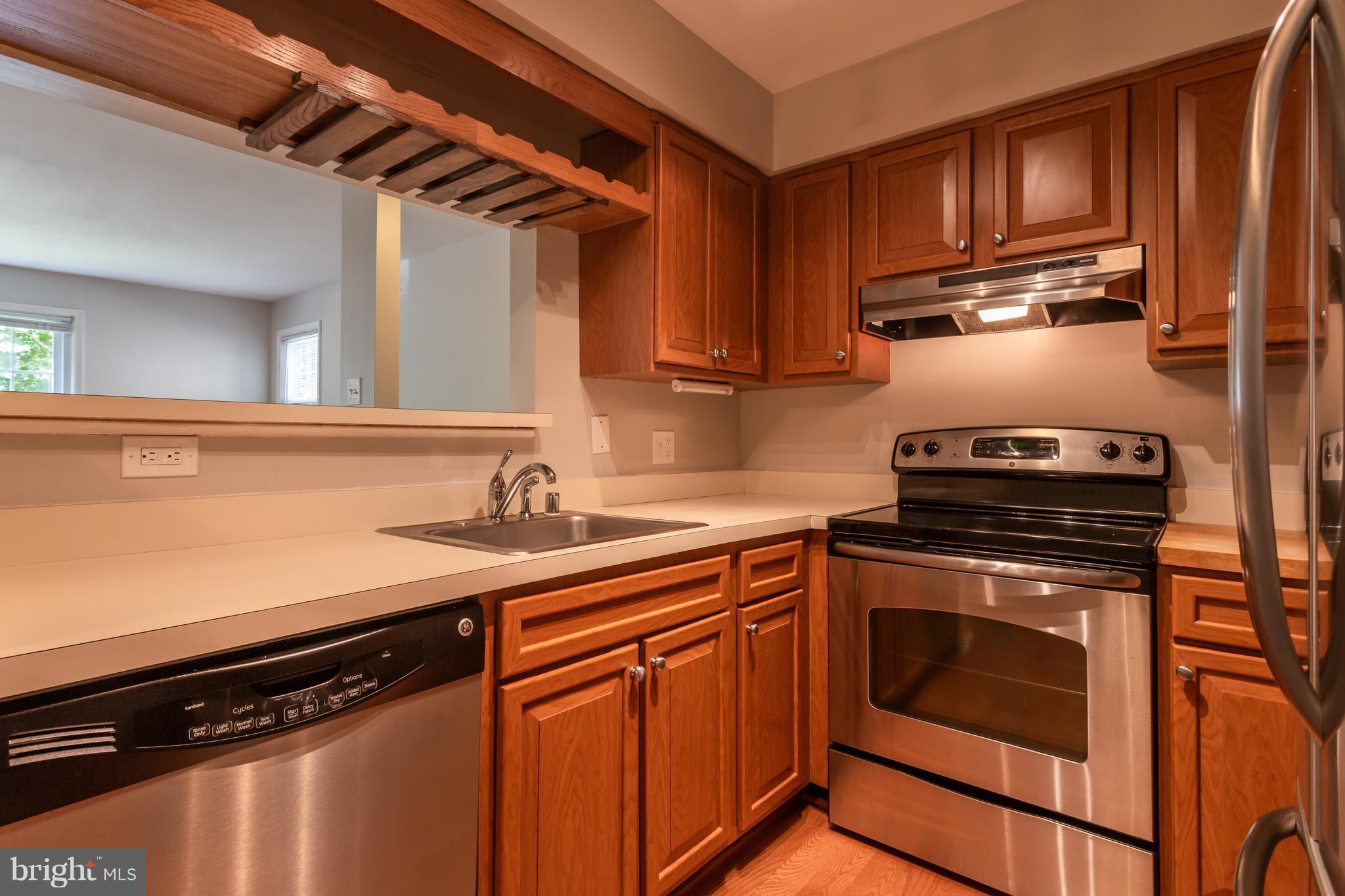2224 Springwood Drive, Unit 102B Reston, VA 20191 - Photo 7 of 23 Kitchen