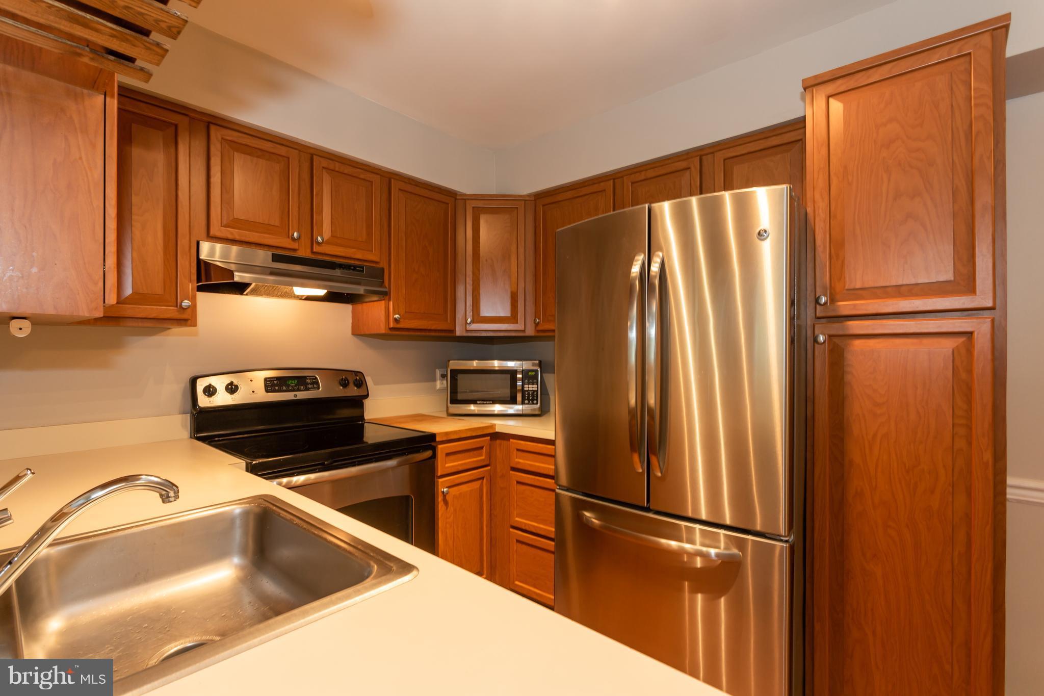 2224 Springwood Drive, Unit 102B Reston, VA 20191 - Photo 8 of 23 Kitchen