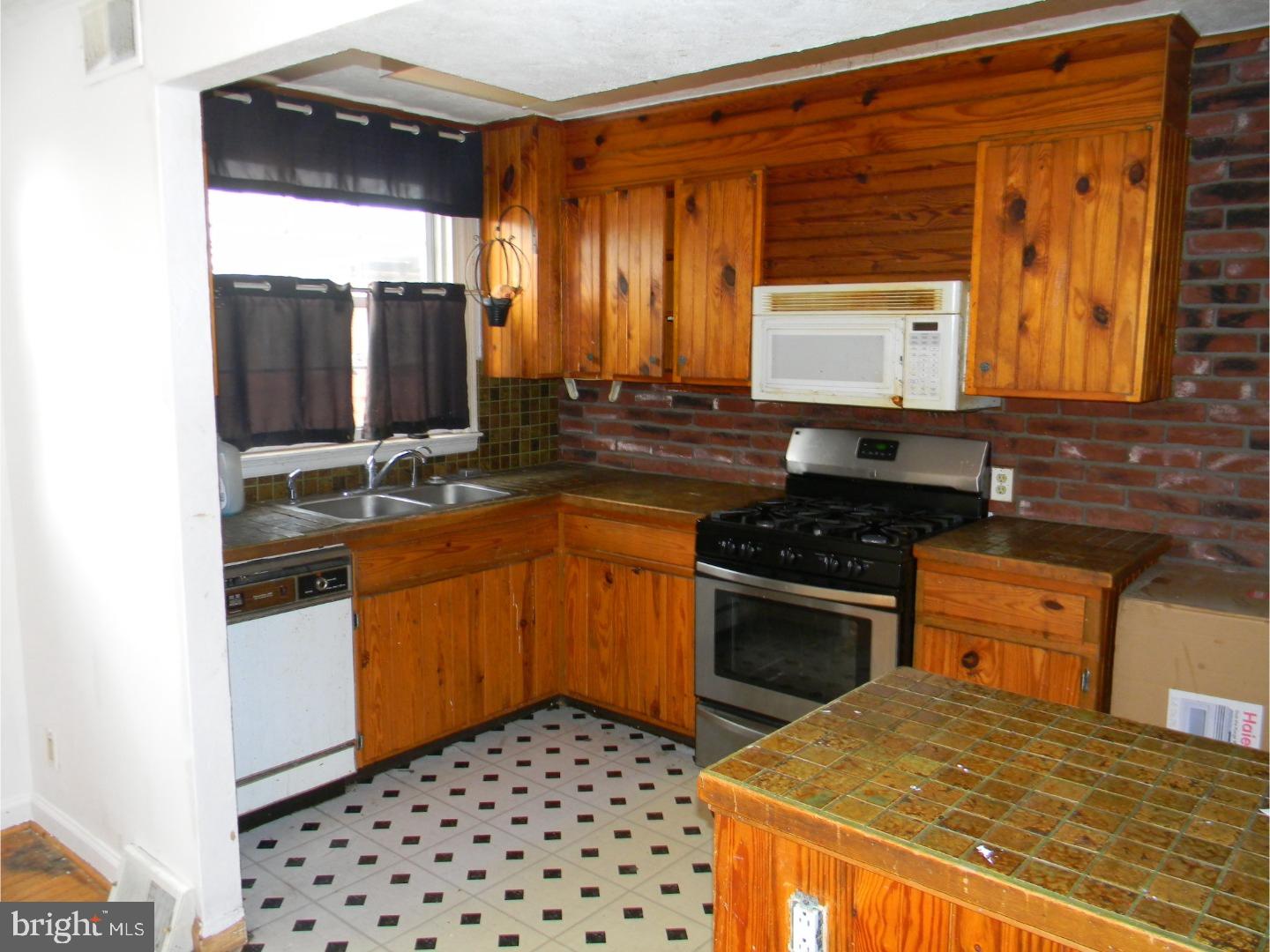 1349 Vernon Road Philadelphia, PA 19150 - Photo 4 of 22 Kitchen
