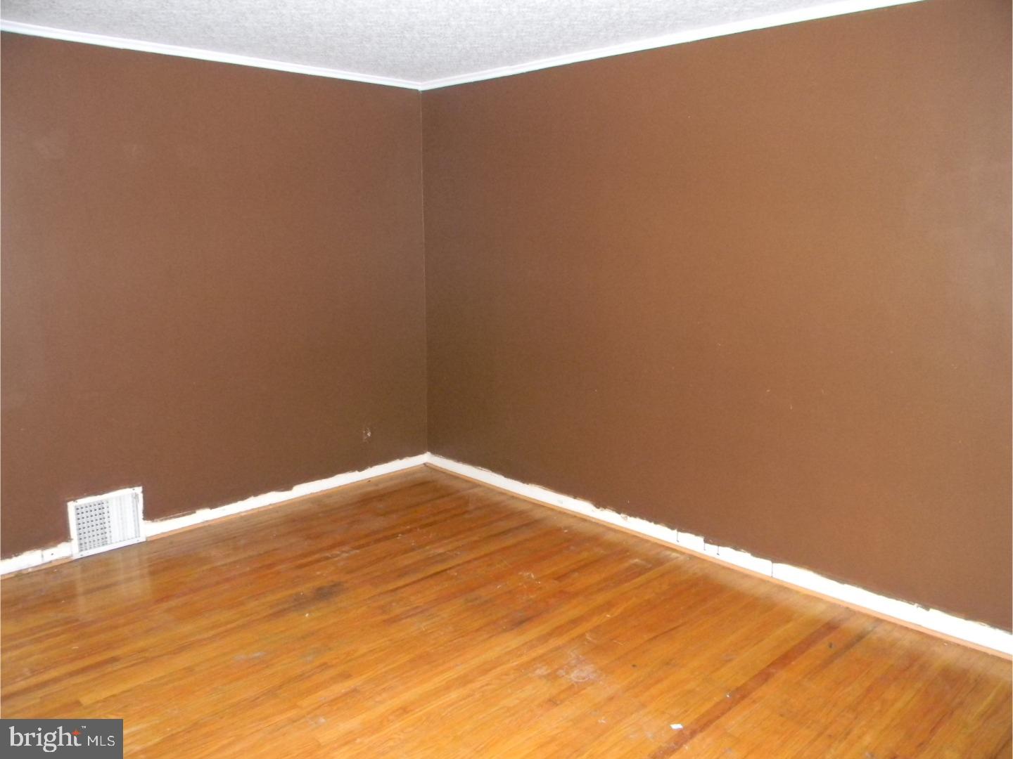 1349 Vernon Road Philadelphia, PA 19150 - Photo 9 of 22 Living Room