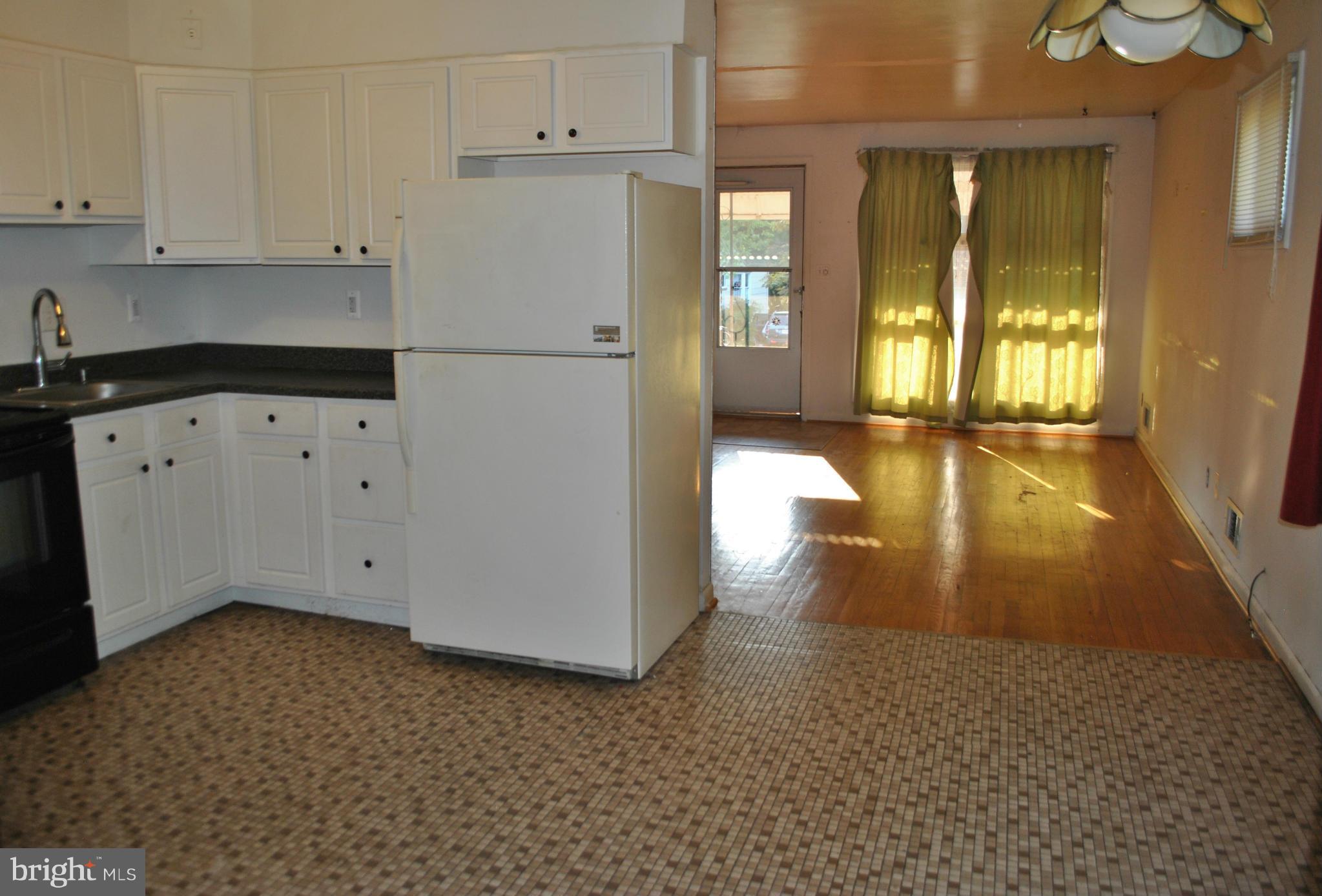 9119 Orbitan Road Baltimore, MD 21234 - Photo 4 of 15 Kitchen