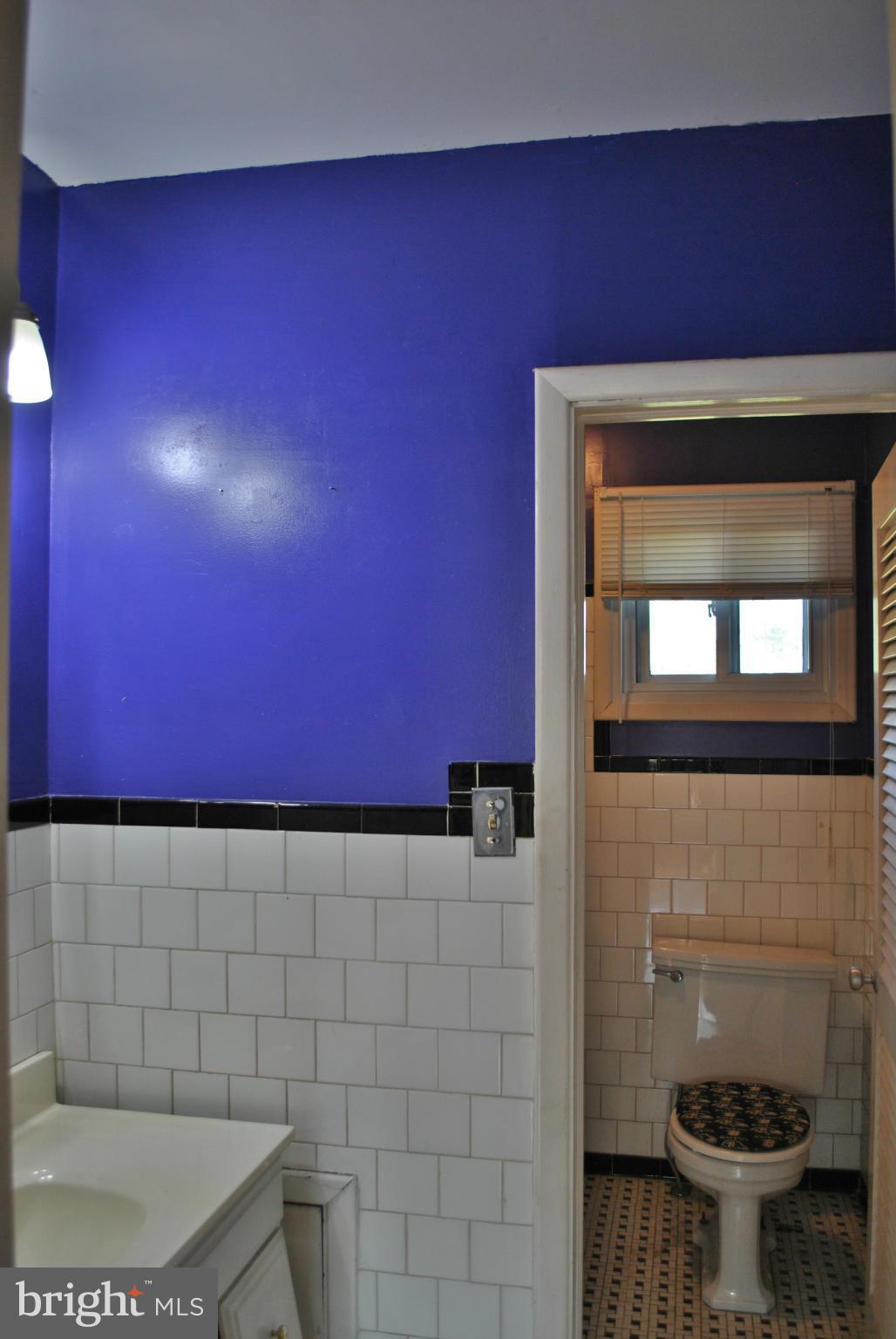 9119 Orbitan Road Baltimore, MD 21234 - Photo 8 of 15 Bath