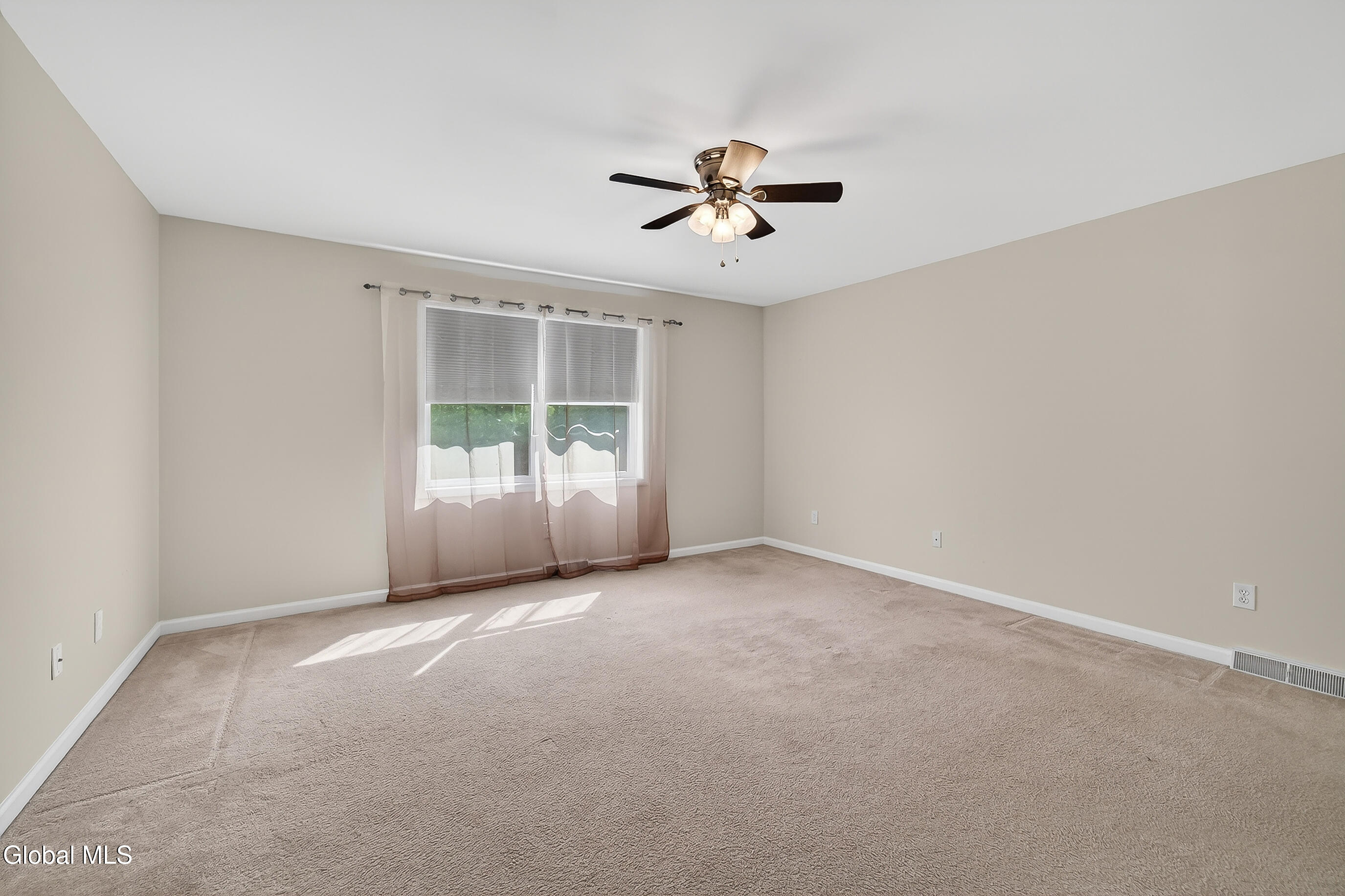 108 Harvard Road Colonie, NY 12189 - Photo 12 of 24 043-108-Harvard-Road-Watervliet-NY-12189