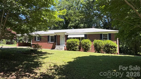 $229,900 | 150 31st Avenue Northwest, Hickory, NC 28601
