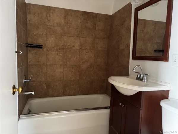 $1,475 | 24 Front Street, Unit 3B, Millbrook, NY 12545