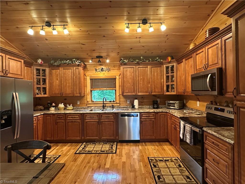 45 Wedgewood Rdg Lane Fancy Gap, VA 24328 - Photo 19 of 50 Gallery Image 19