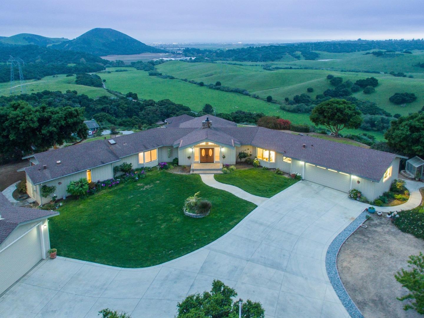 169 Old Stage Road Salinas, CA 93908 - Photo 1 of 24 Gallery Image 1