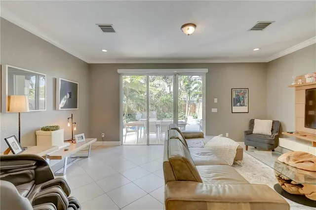 $5,800 | 1109 Northeast 16th Avenue, Fort Lauderdale, FL 33304