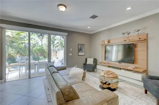 $5,800 | 1109 Northeast 16th Avenue, Fort Lauderdale, FL 33304