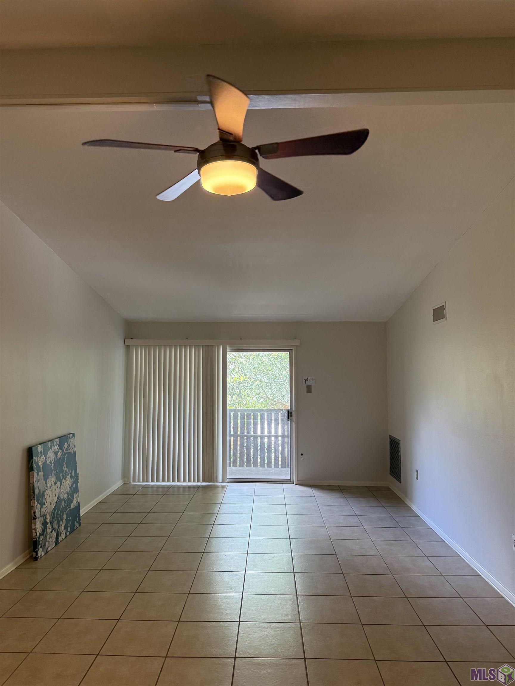 2800 July Street, Unit 28 Baton Rouge, LA 70808 - Photo 3 of 15 Spacious Den/Dining