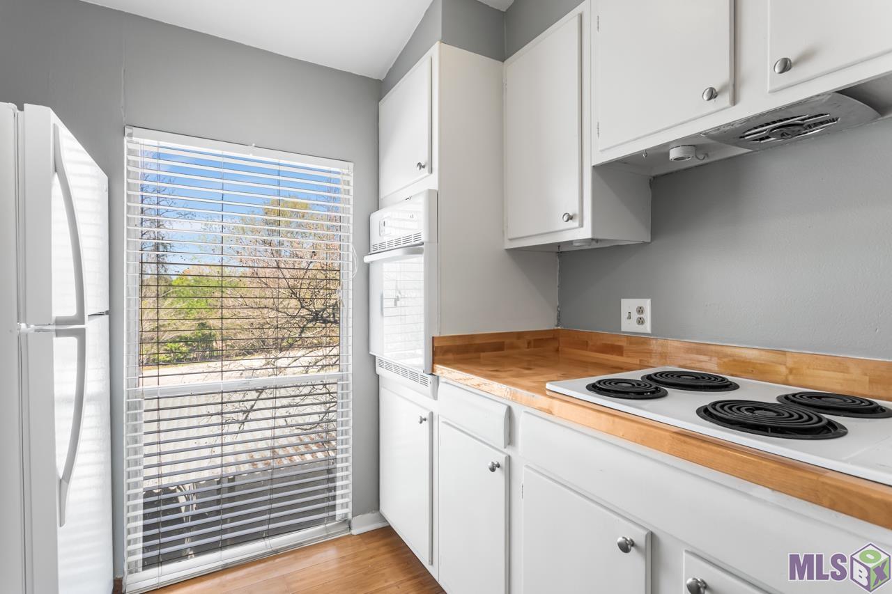 2800 July Street, Unit 28 Baton Rouge, LA 70808 - Photo 5 of 15 Kitchen