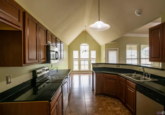 $297,000 | 12 Summerlin Drive, Laplace, LA 70068