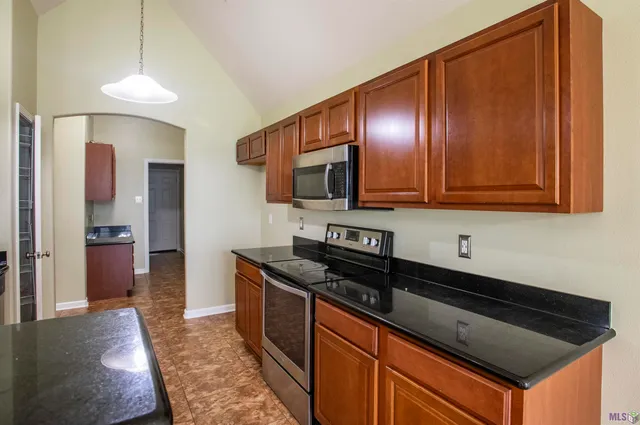 $297,000 | 12 Summerlin Drive, Laplace, LA 70068