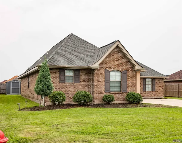 $297,000 | 12 Summerlin Drive, Laplace, LA 70068