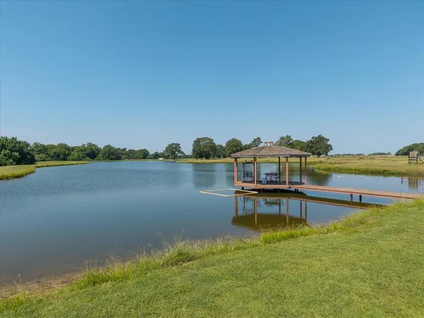 a view of a lake with houses