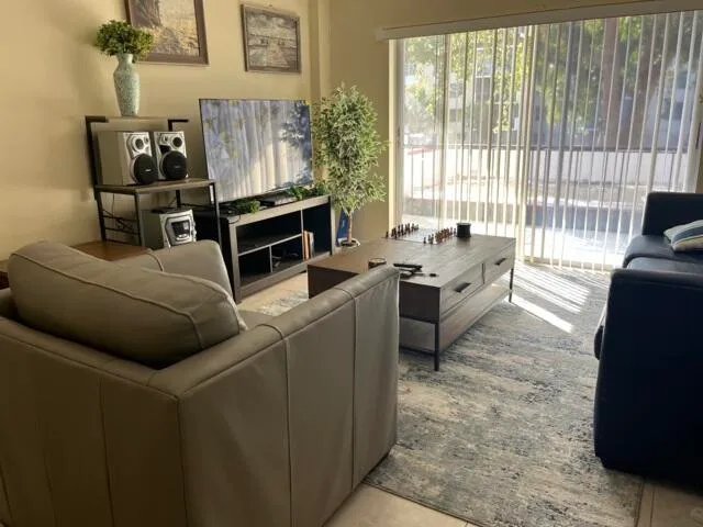 $1,800 | 4160 Inverrary Drive, Unit 207, Lauderhill, FL 33319