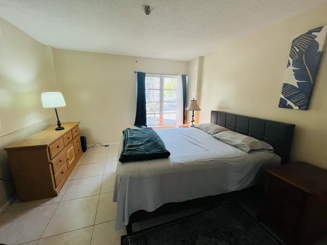 $1,800 | 4160 Inverrary Drive, Unit 207, Lauderhill, FL 33319