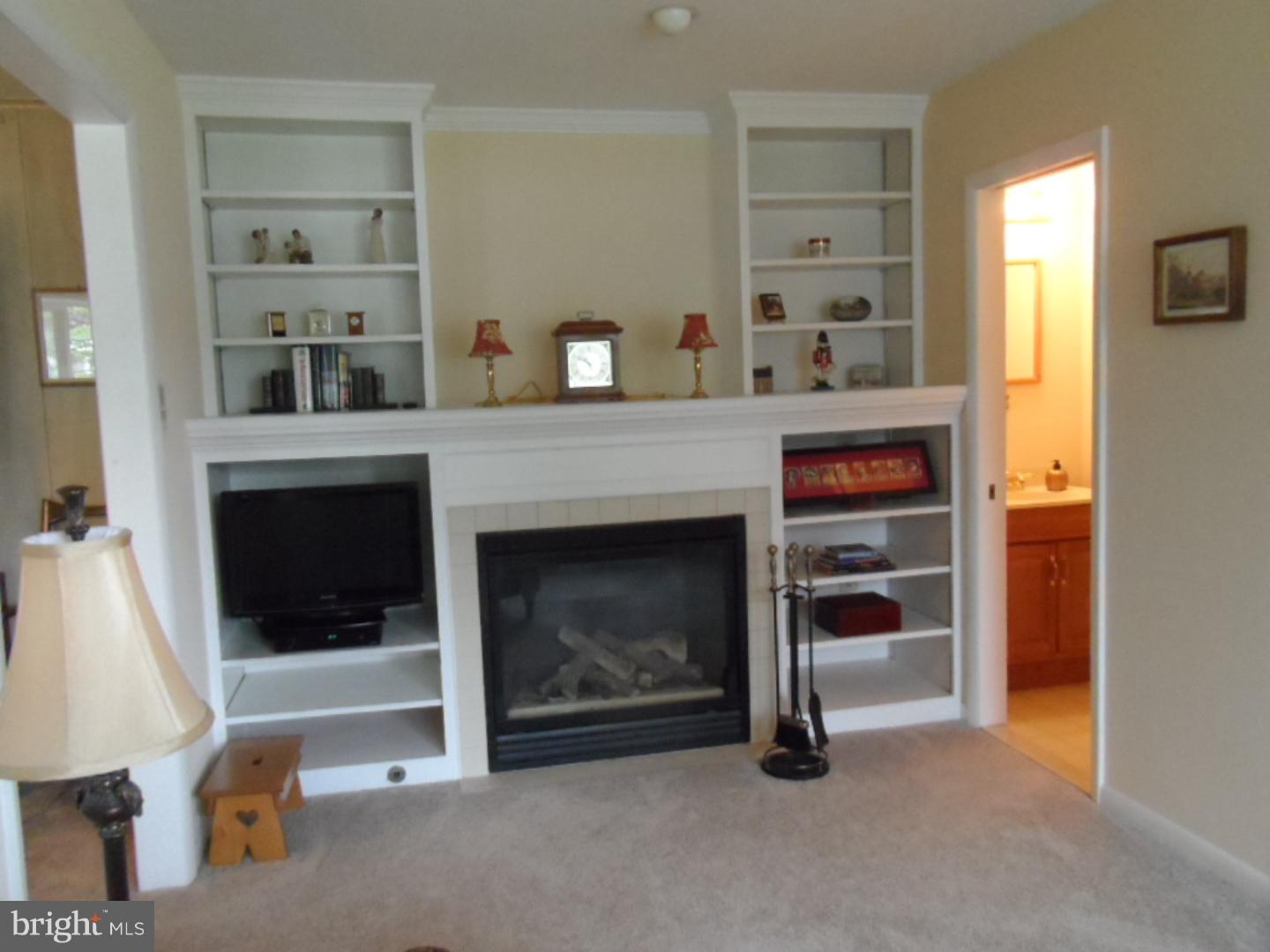 899 Pine Road Warminster, PA 18974 - Photo 9 of 23 Gallery Image 9