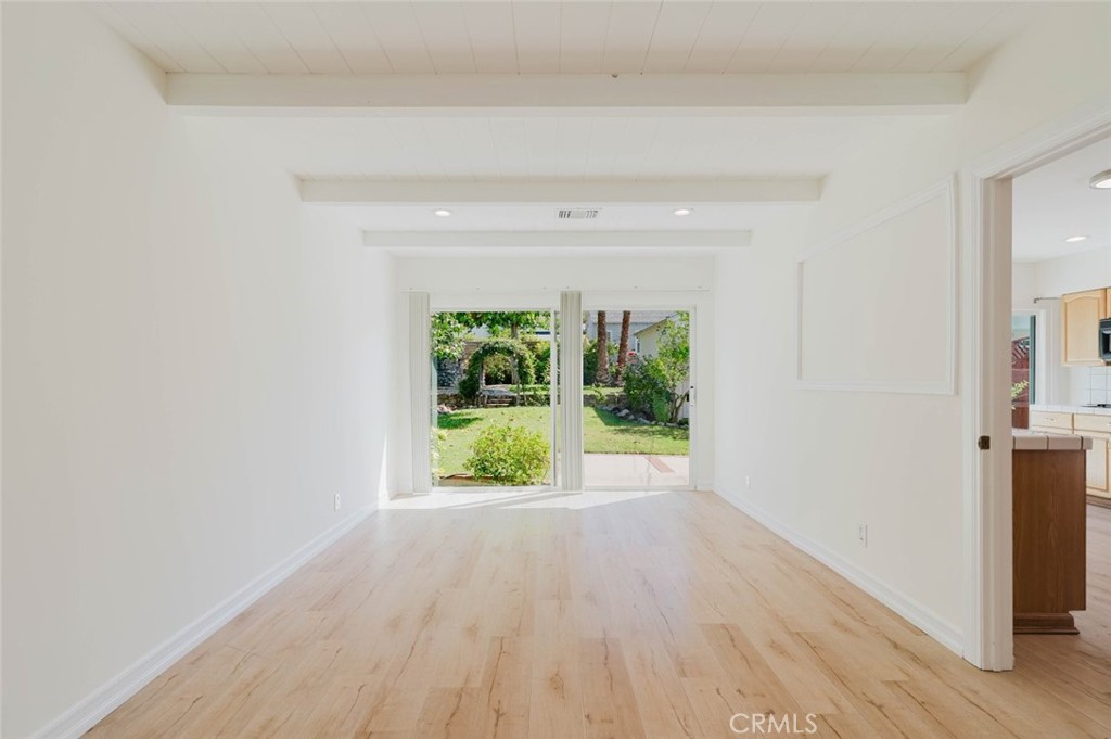 2007 West Kenneth Road Glendale, CA 91201 - Photo 10 of 38