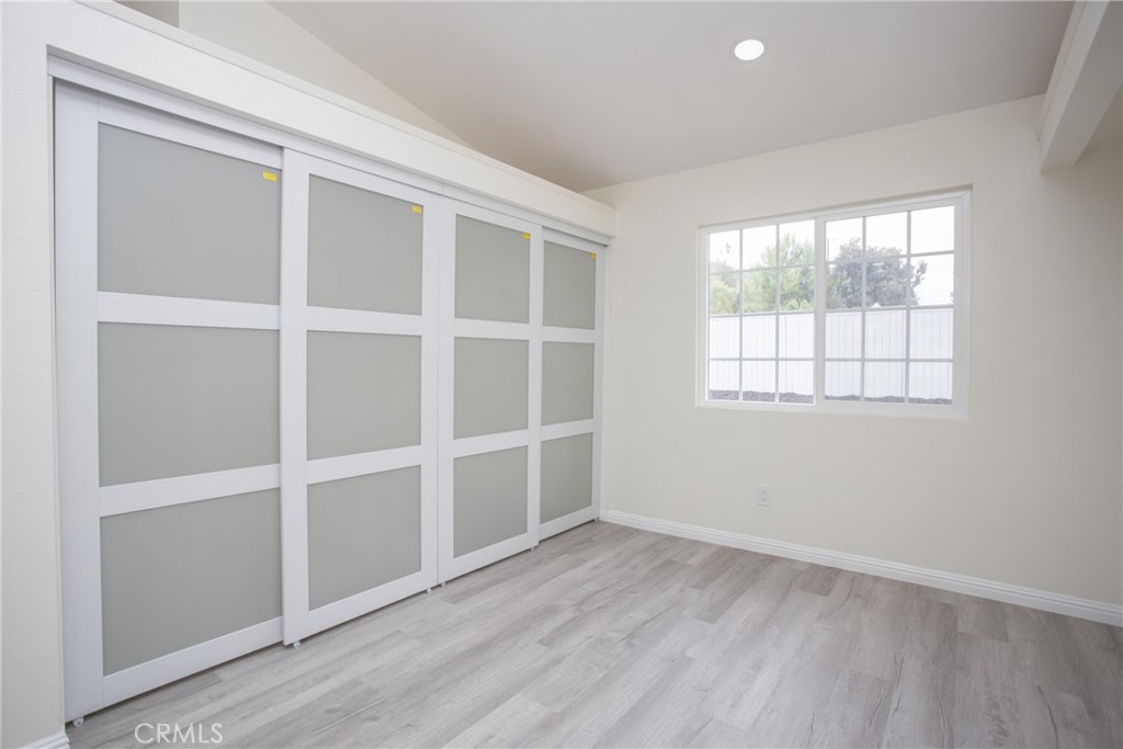45800 Classic Way Temecula, CA 92592 - Photo 24 of 61 an empty room with windows