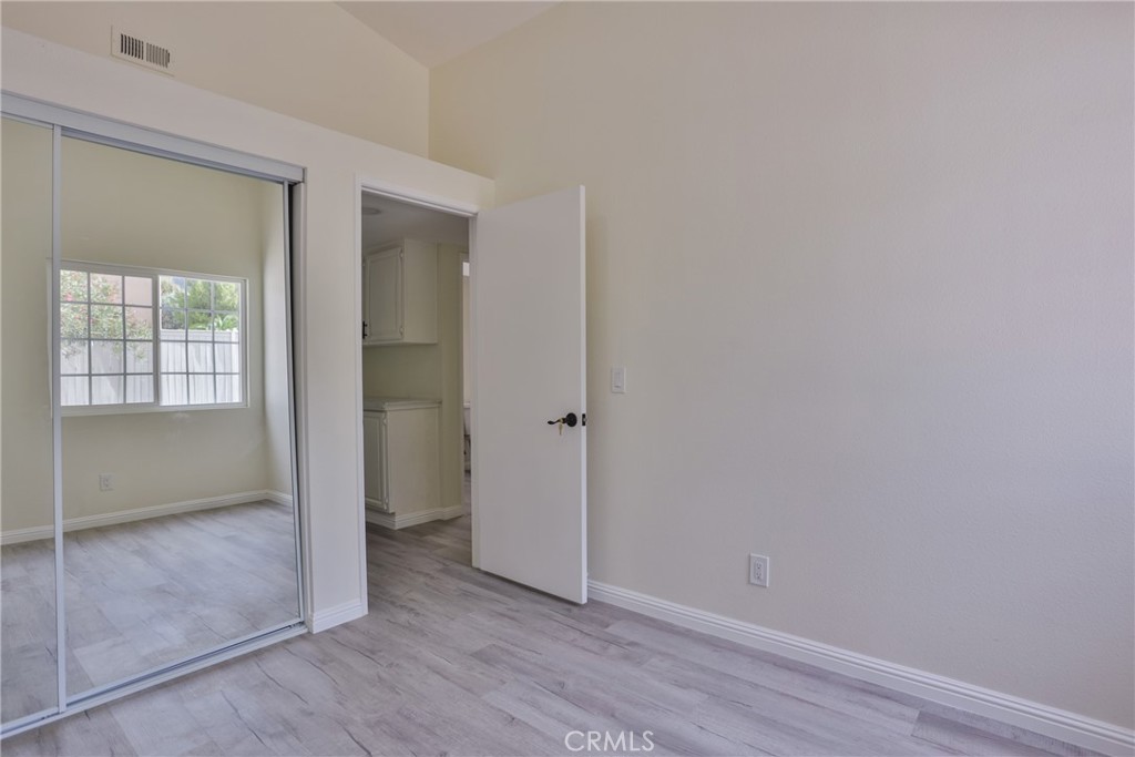 45800 Classic Way Temecula, CA 92592 - Photo 36 of 61 an empty room with windows