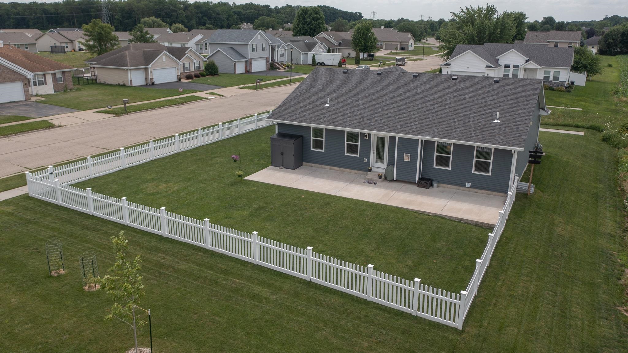 2215 Red Barn Lane Beloit, WI 53511 - Photo 27 of 31