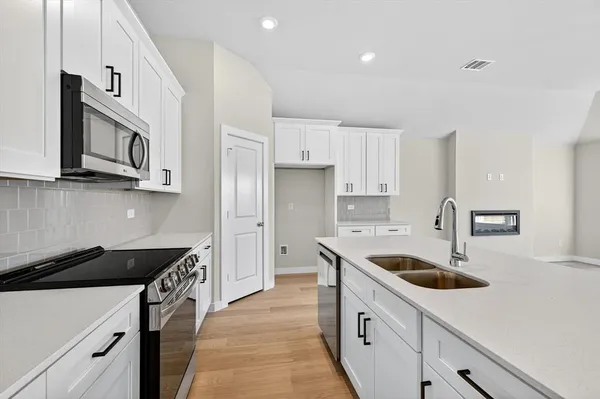 $319,890 | 2220 Trailside Drive, Sherman, TX 75092