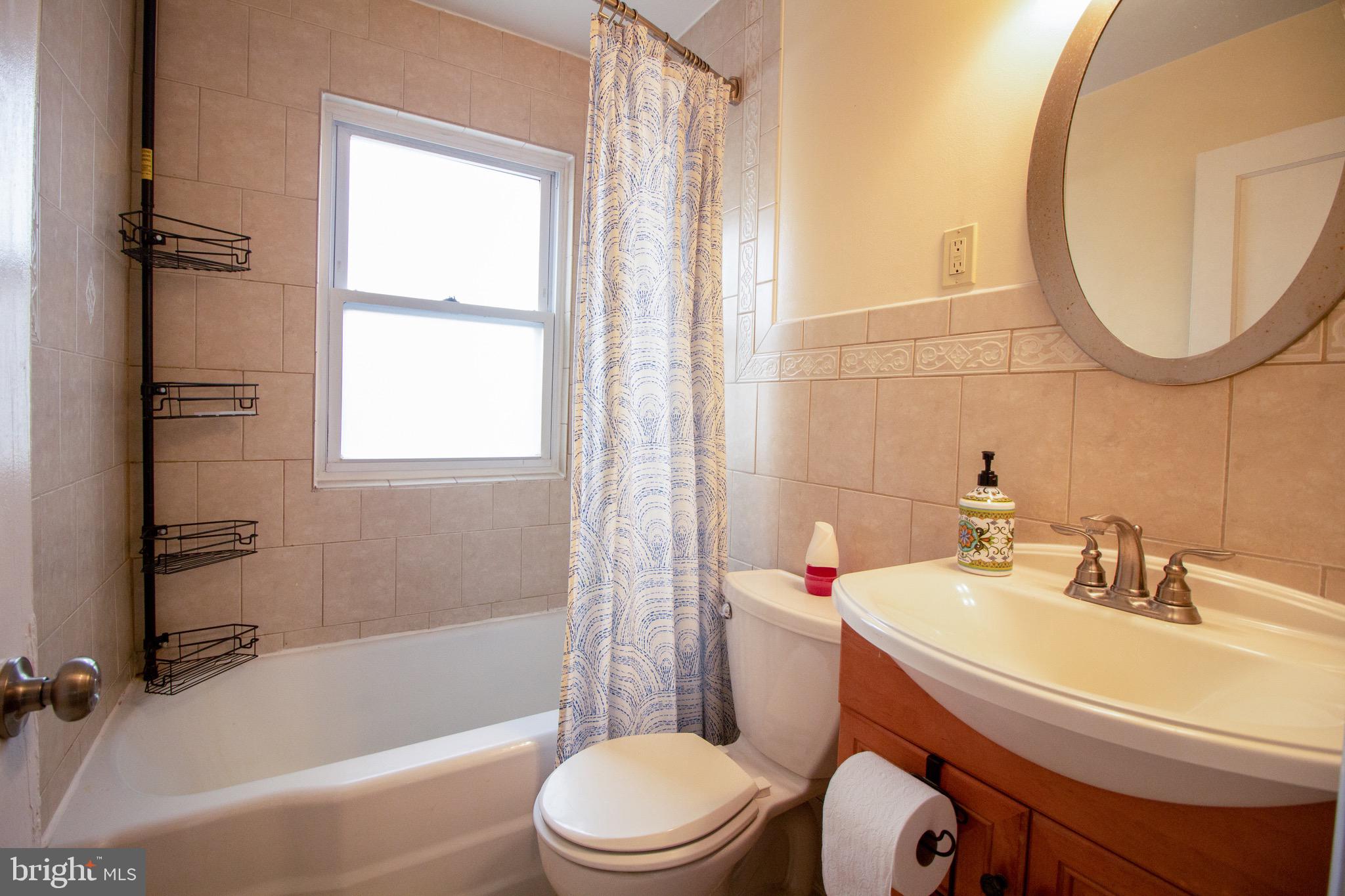 2730 Plainfield Road Baltimore, MD 21222 - Photo 20 of 29 Bathroom