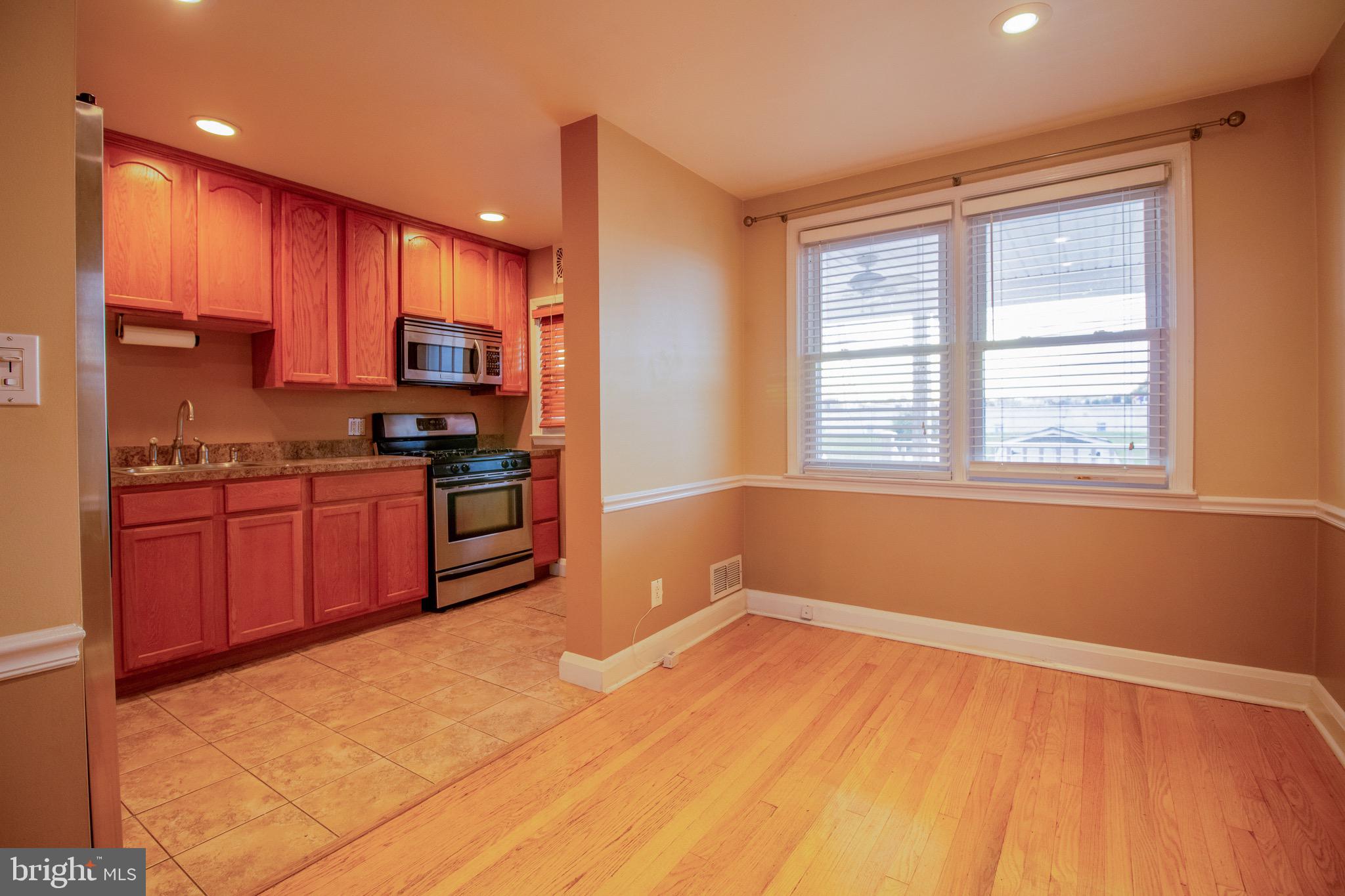 2730 Plainfield Road Baltimore, MD 21222 - Photo 10 of 29 Dining Room / Kitchen