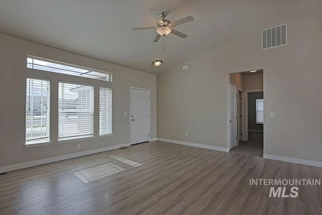 $359,900 | 428 Southwood Avenue West, Twin Falls, ID 83301