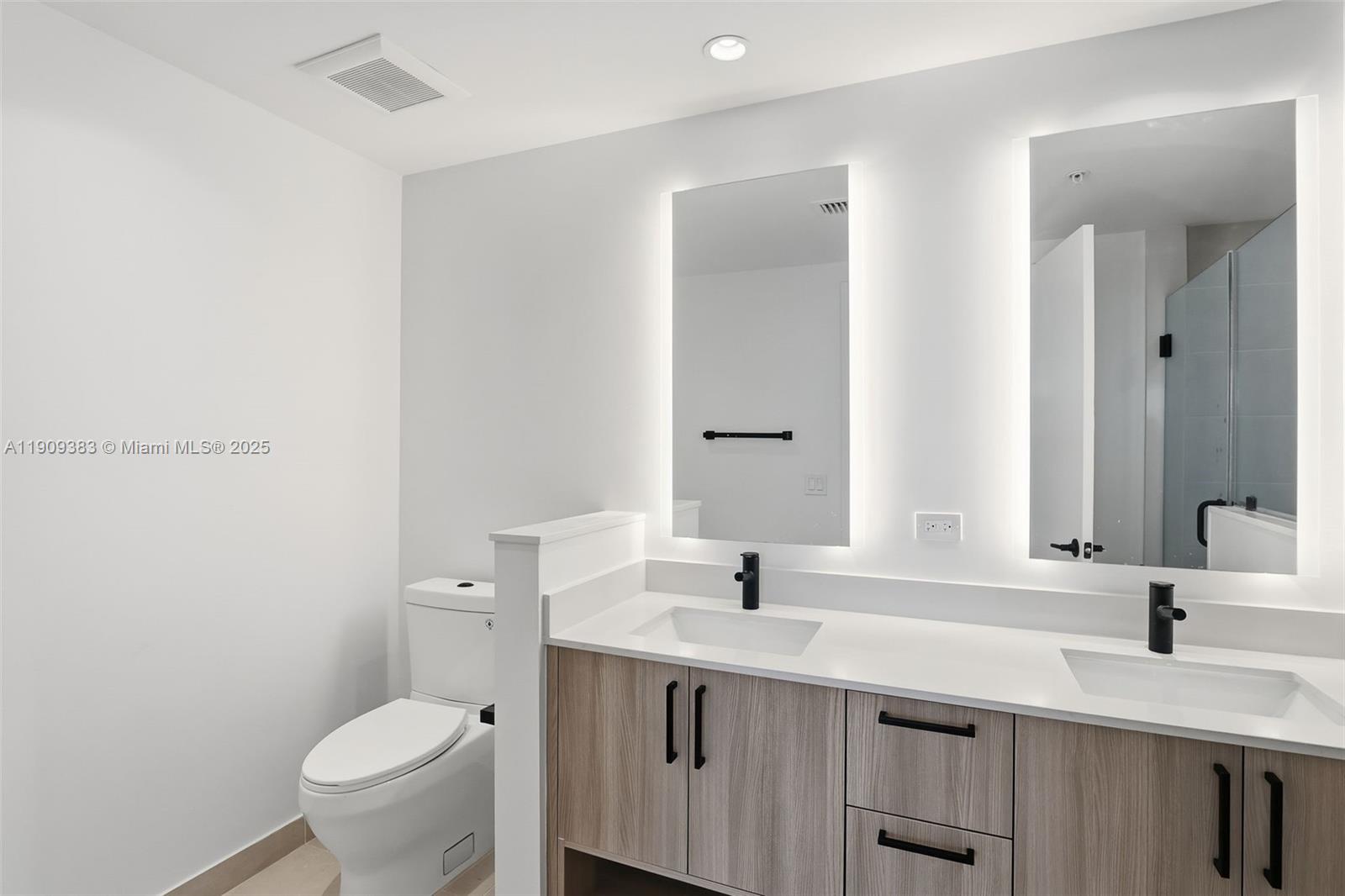 3900 Alton Road, Unit D1 Miami Beach, FL 33140 - Photo 12 of 17