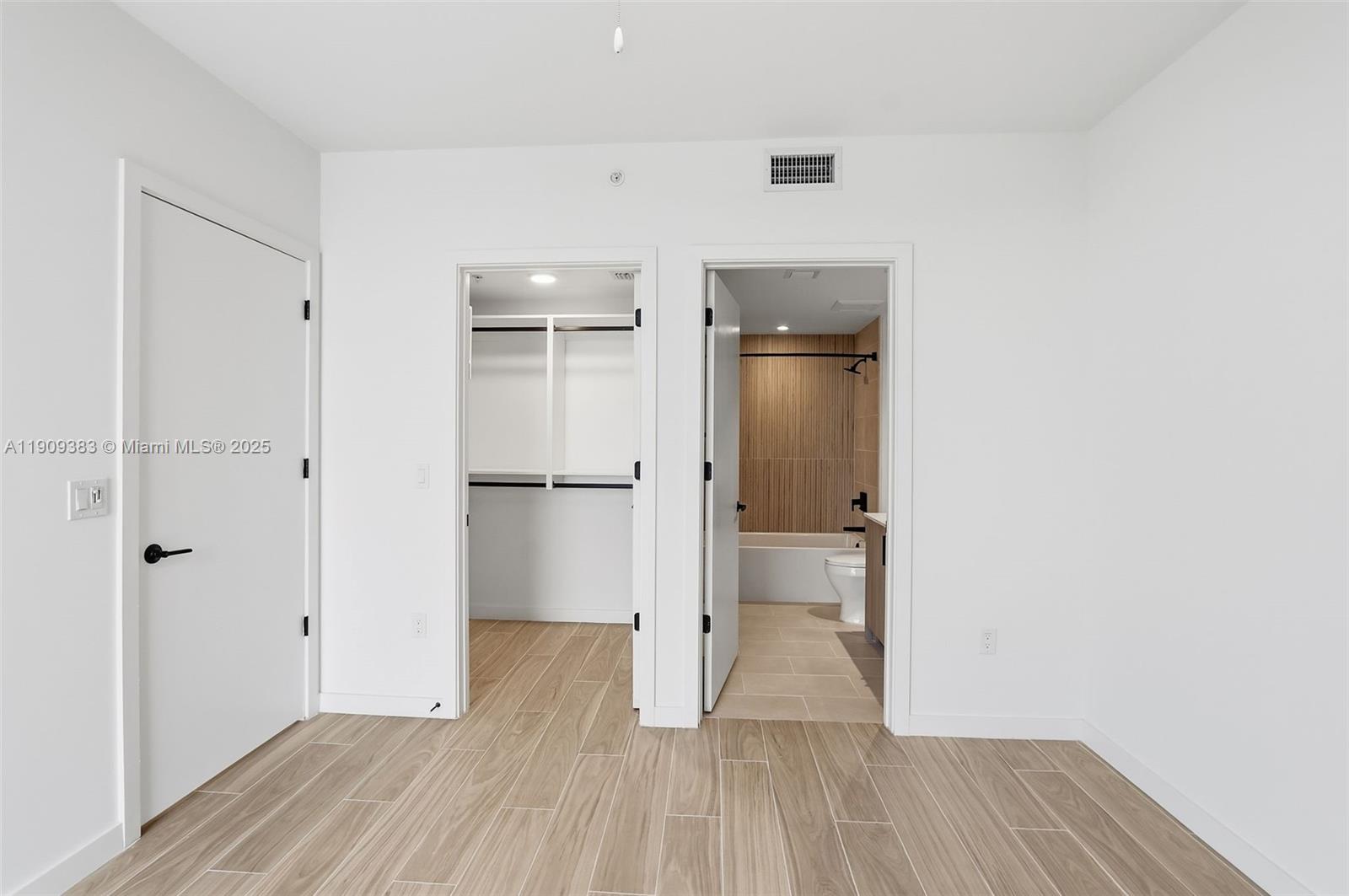 3900 Alton Road, Unit D1 Miami Beach, FL 33140 - Photo 13 of 17