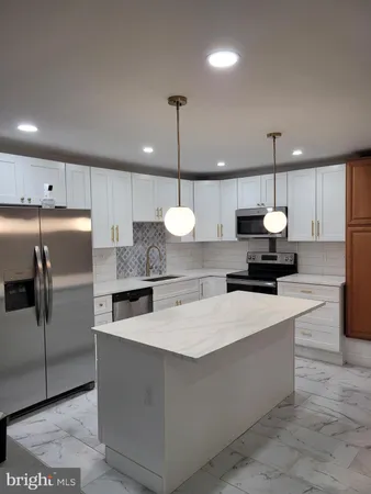 $2,250 | 2502 Federal Street, Philadelphia, PA 19146