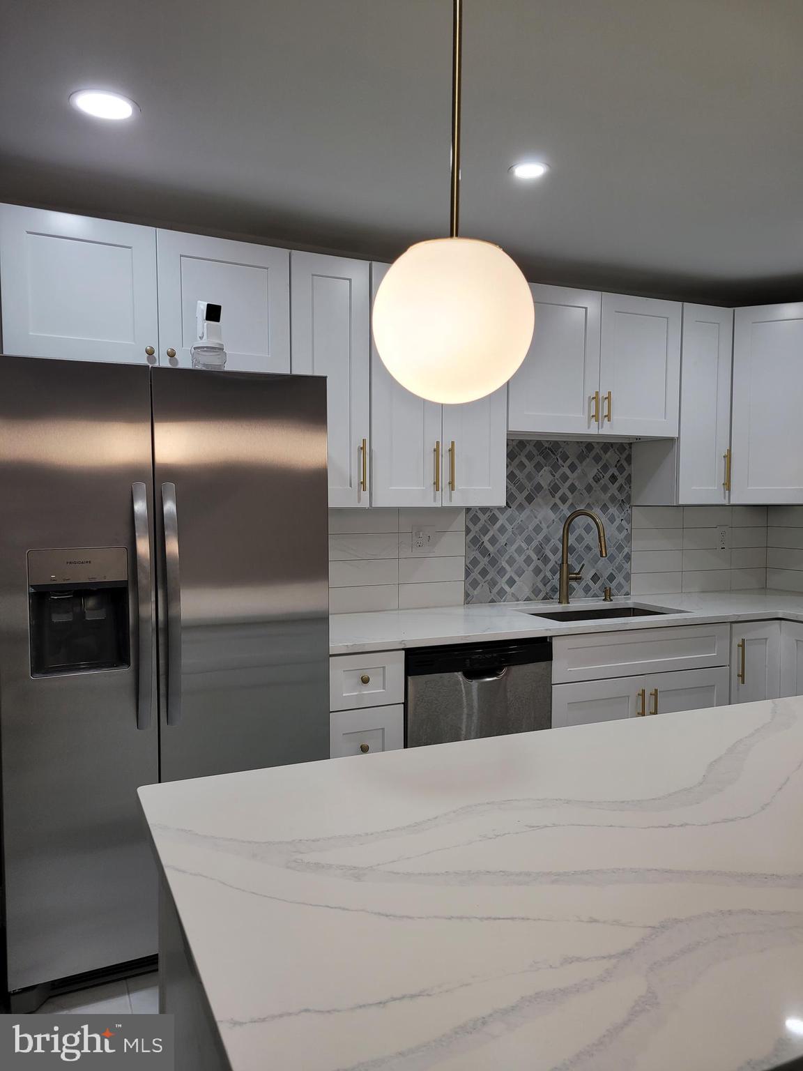 2502 Federal Street Philadelphia, PA 19146 - Photo 3 of 32