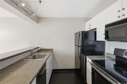 $299,900 | 494 Woonasquatucket Avenue, Unit 411, North Providence, RI 02911