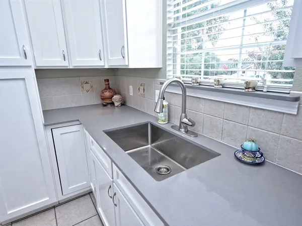 $2,600 | 600 Grand Prairie Circle, Dripping Springs, TX 78620