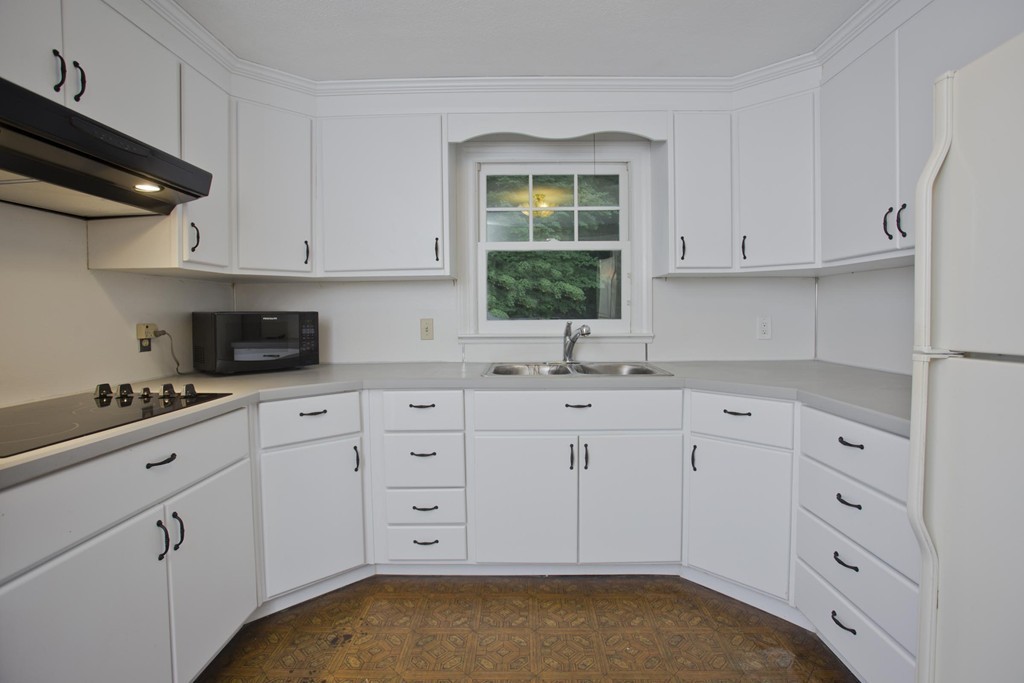 515 Maple Road Longmeadow, MA 01106 - Photo 4 of 22