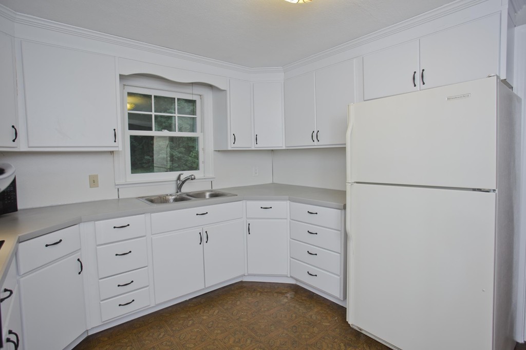 515 Maple Road Longmeadow, MA 01106 - Photo 5 of 22