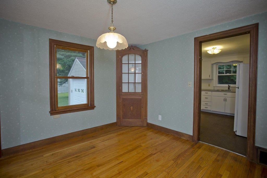 515 Maple Road Longmeadow, MA 01106 - Photo 6 of 22