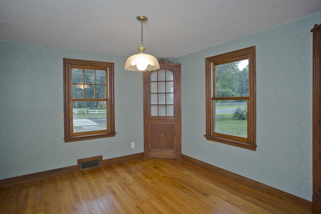 515 Maple Road Longmeadow, MA 01106 - Photo 7 of 22