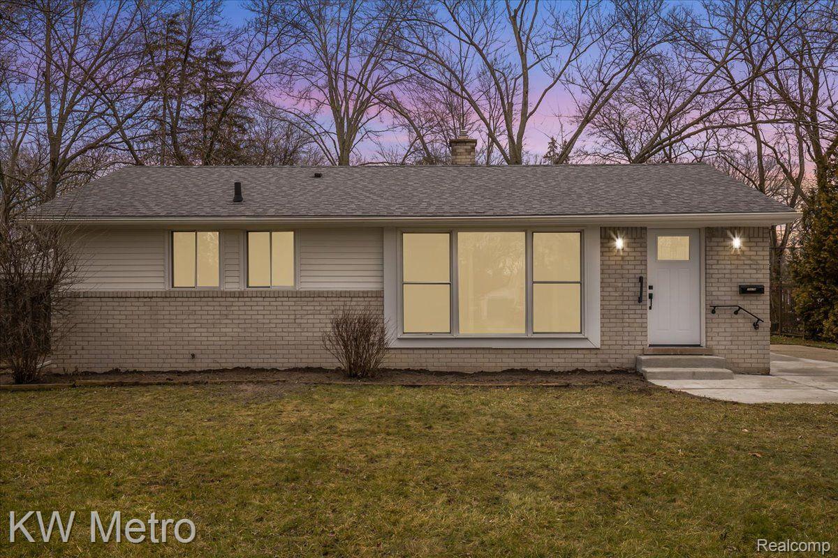 29270 Rambling Road Southfield, MI 48076 - Photo 1 of 33 Gallery Image 1