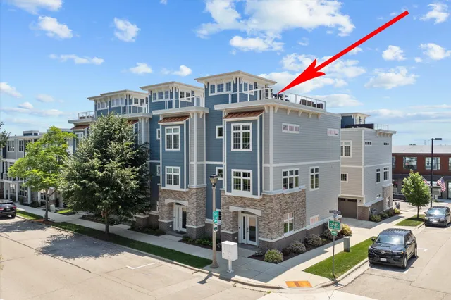 $745,000 | 303 East Pier Street, Port Washington, WI 53074