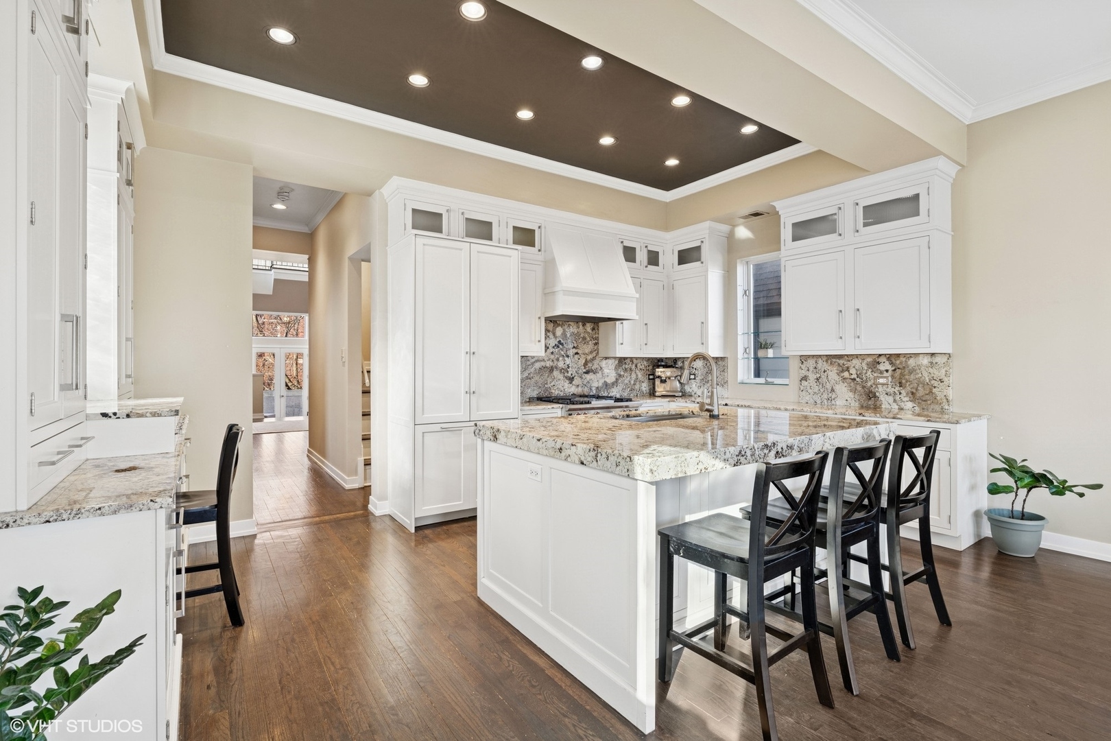 1625 West Barry Avenue, Unit 3 Chicago, IL 60657 - Photo 10 of 32