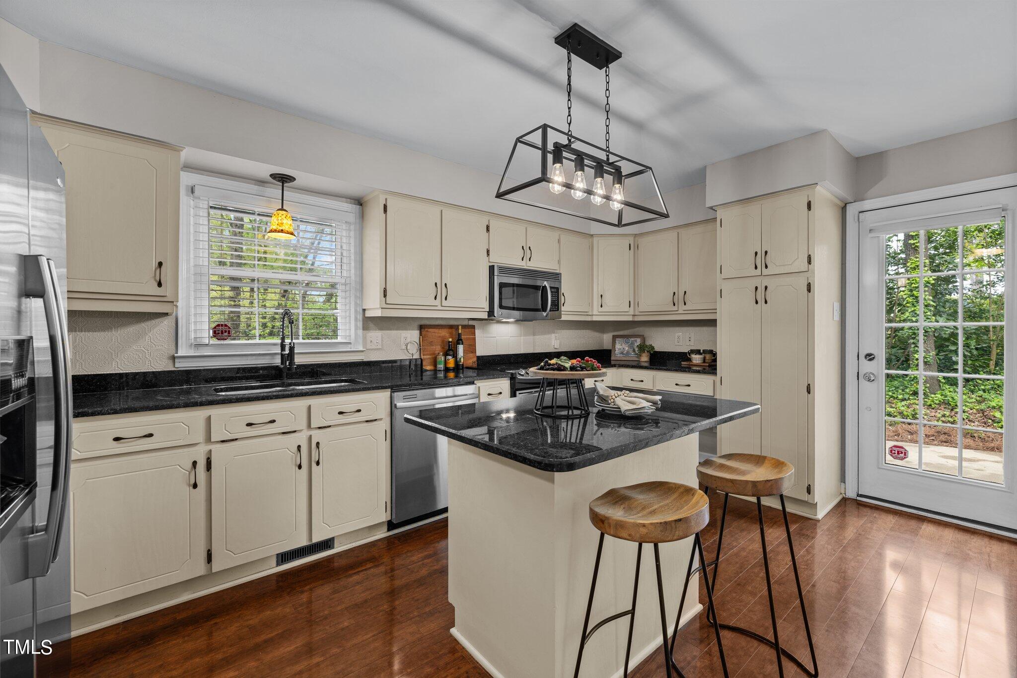 1401 Deboy Street Raleigh, NC 27606 - Photo 12 of 50 34-web-or-mls-5Z8A2630
