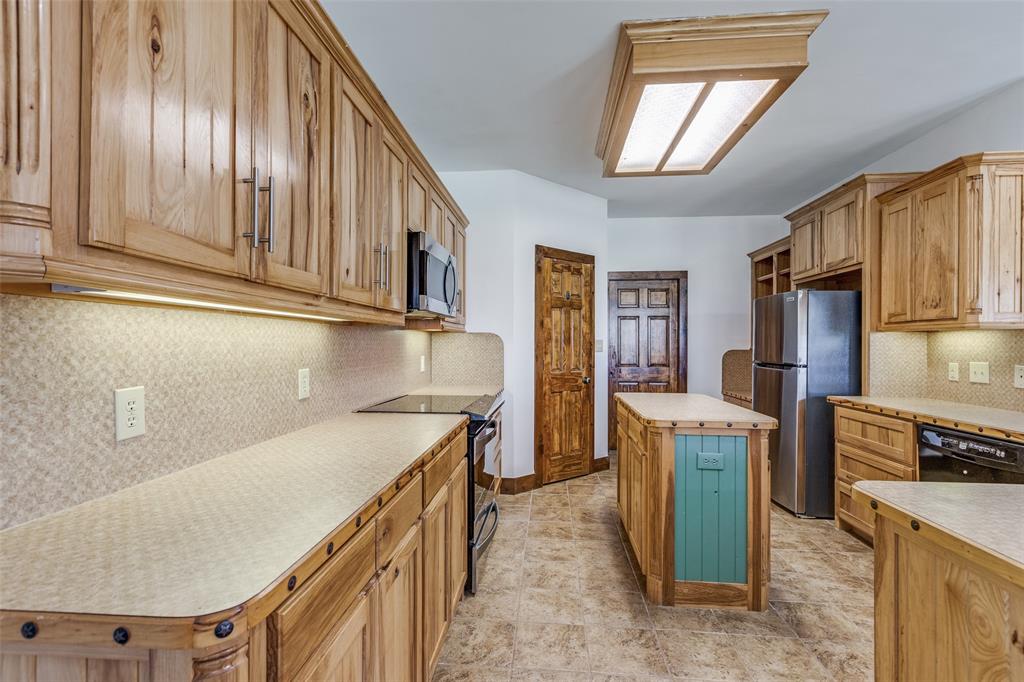 11744 Foutch Road Pilot Point, TX 76258 - Photo 15 of 35 Gallery Image 15