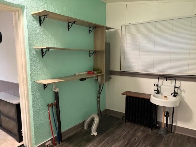 2356 West Riverside Drive Salem, VA 24153 - Photo 18 of 22 a bathroom with a sink and mirror