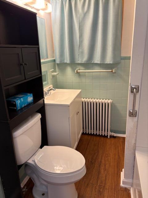 2356 West Riverside Drive Salem, VA 24153 - Photo 20 of 22 a bathroom with a sink toilet and vanity