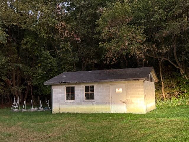 2356 West Riverside Drive Salem, VA 24153 - Photo 22 of 22 a view of a backyard
